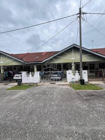 Teres Setingkat Banggol Indah. 1