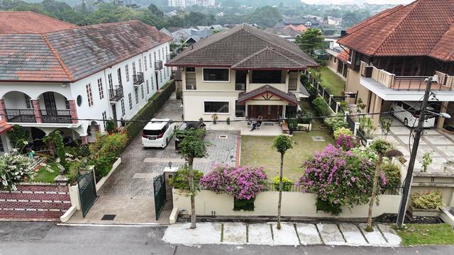 FACING OPEN|TANAH LUAS| Storey Bungalow Taman Tun Abdul Razak Ampang 1