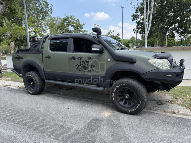 2010 Toyota HILUX 2.5 G FACELIFT DOUBLE CAB (A) - 2