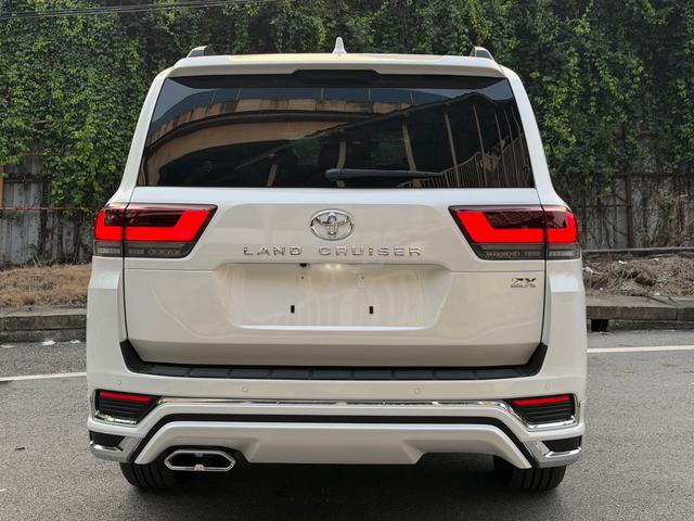 [12K/KM] BLACK SEAT 2025 Toyota LANDCRUISER 3.4 ZX - 5