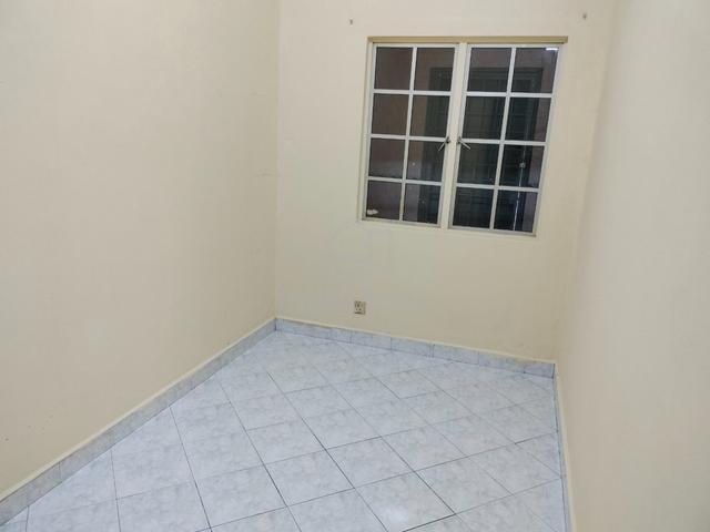 Puchong taman wawasan 2 storey terrace landed house partly furnish 1
