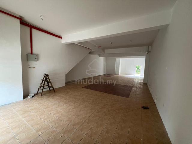 4sty Ground Floor Shop For Rent Pusat Bandar Puchong 22x75 facing park 1