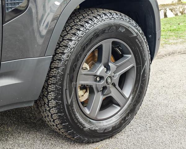 RARE GREY 2022 Land Rover DEFENDER 2.0 110 P300 - 5