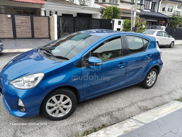 2012 Toyota PRIUS C 1.5 (HYBRID) NHP10R (A) - 4