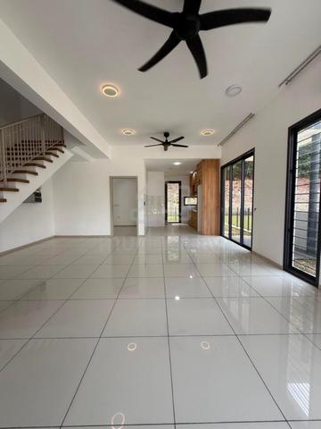 Renovated 2 Storey End Lot House in Ilham Residence 1, Elmina For Sale 1