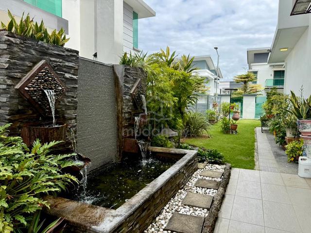Kajang Villa Perdana Freehold Renovated 2.5 Storey Semi D House 1