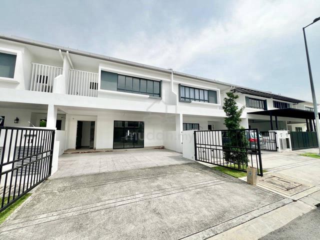 NEW HOUSE 2Storey Superlink Sejati Lakeside, Cyberjaya 1