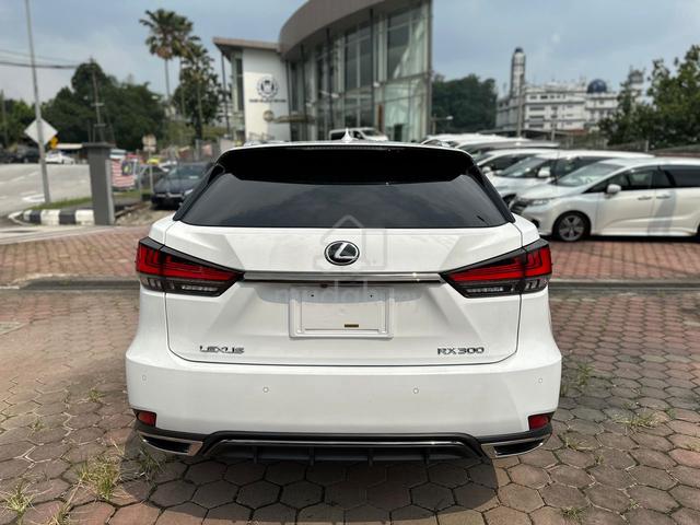 2022 Lexus RX300 F SPORT PANROOF 5A RED leath - 3