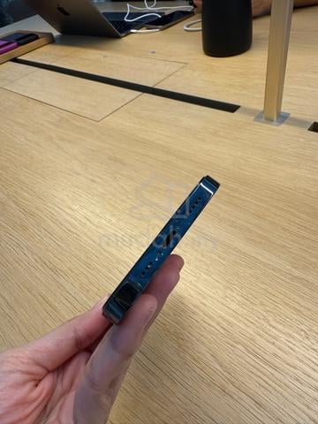 iPhone 12 Pro (256GB) To Let Go - photo 4 of 6