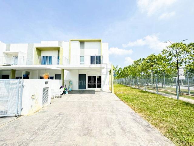 FACING OPEN CORNER LOT 2 Storey casawood cybersouth 1