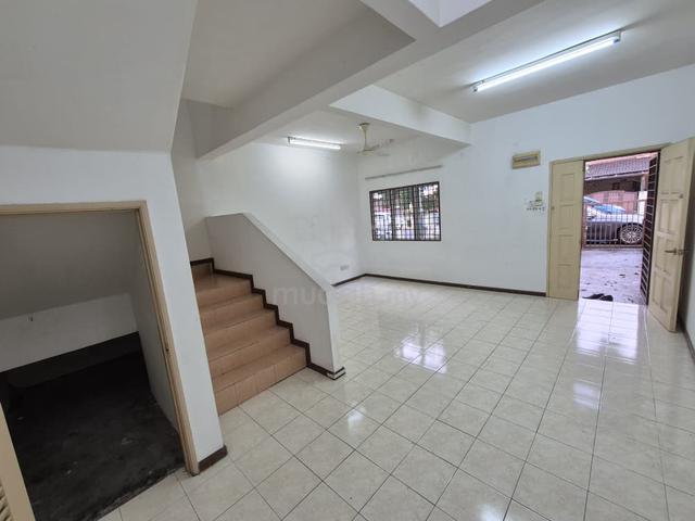 3 Room Double Storey for sale at jalan tasik raja lumu subang bestari 1