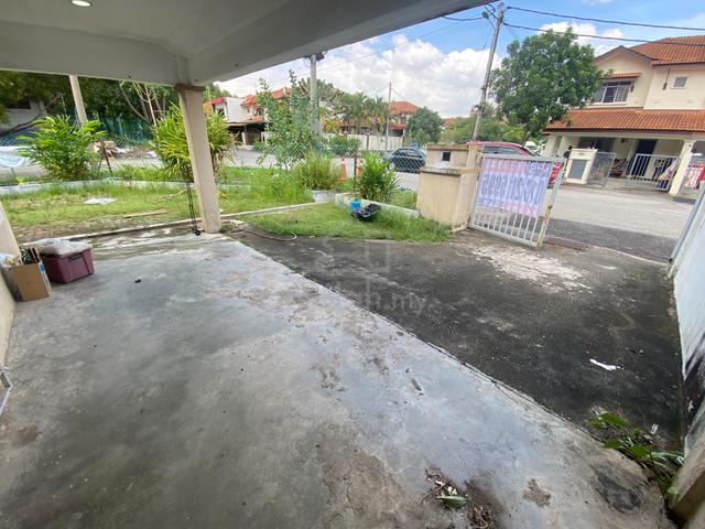 CORNER LOT Double storey Jalan TTP 8 Taman Tasik Puchong Prima Puchong 2