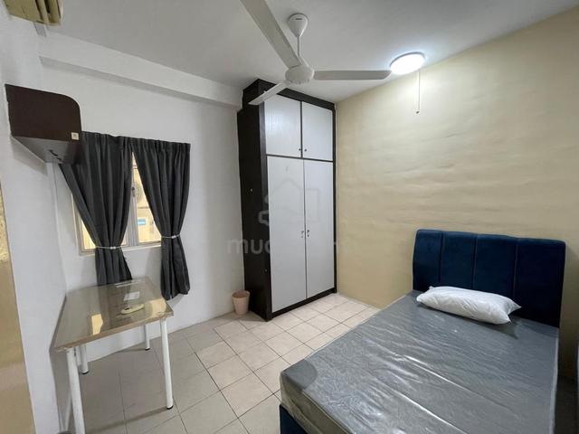 Casa Subang Condo USJ 1 Subang Jaya Female Medium AC Room / BRT/ LRT 1