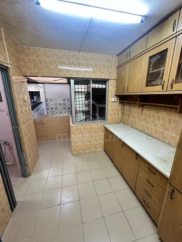 Room to rent at sri saujana ria 1