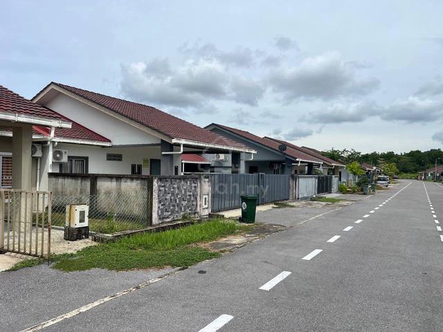 Semi D, Borneo Samariang Garden, Pj - Kuching 1