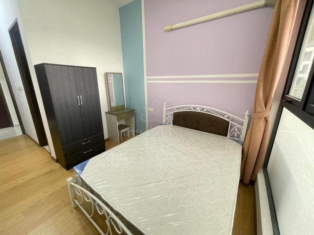 Low deposit / Room / Danga Bay / Near CIQ / All race / Good condition 2