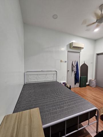 BILIK SEWA NON-SHARING [Master Bedroom] 1