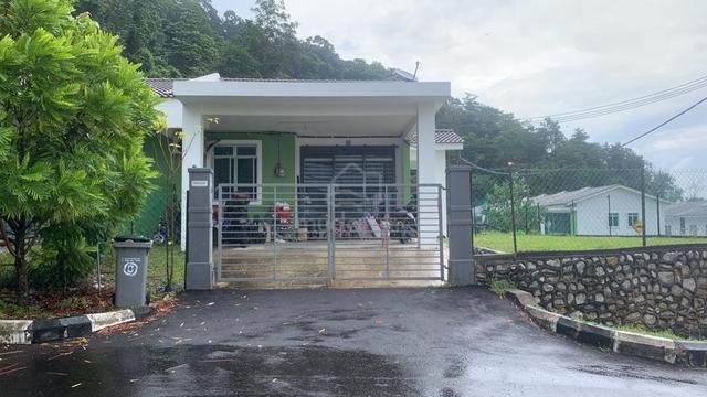 Taman Salam Nadiah (Rumah Teres Corner) 1