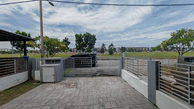 2 Sty Saujana klia Facing Playground Fully Furnished 1