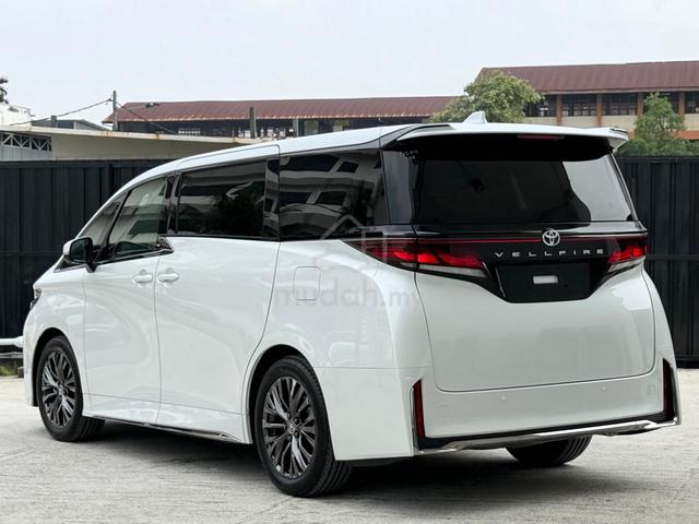 2025 UNREG Toyota Vellfire Z Premier /55km Grade 6 - 2