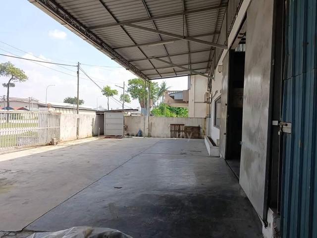 Ipoh Kawasan Perindustrian lahat/ Pengkalan 2 Detached Warehouse for 3