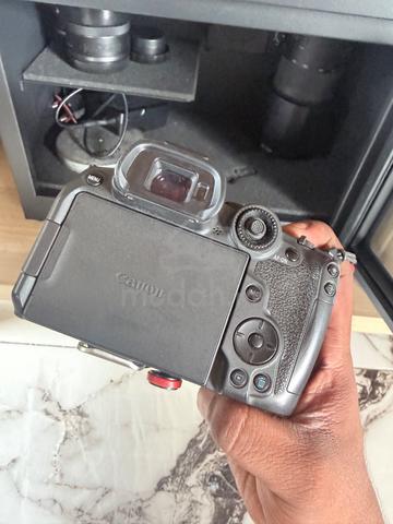 Canon EOS R7 Mirrorless Camera Body - photo 3 of 6
