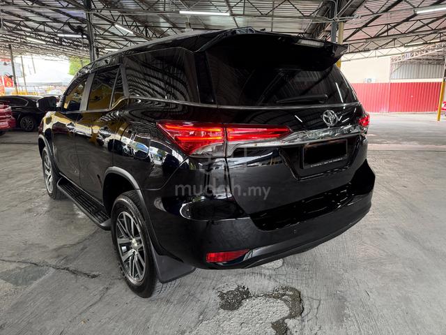 2017 Toyota FORTUNER 2.7 SRZ 4x4 LIkeNew PETROL - 4