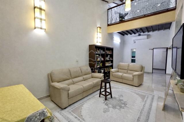 FREEHOLD Prime Area @ 1.5 Storey House Haji Openg Taman Tun Dr Ismail 1