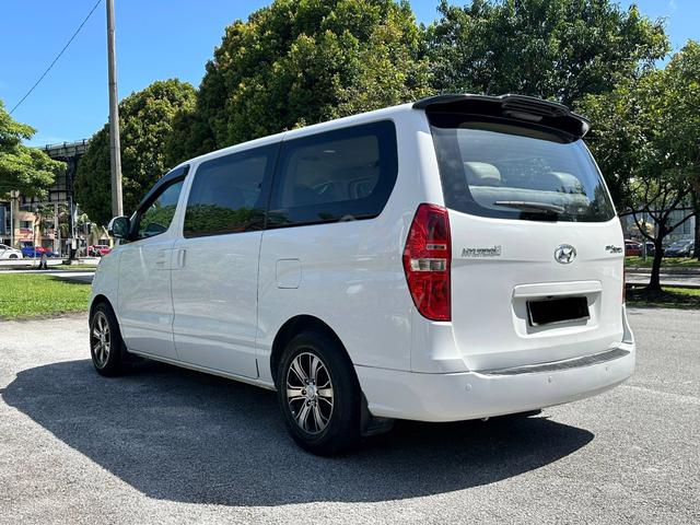 2018 Hyundai GRAND STAREX 2.5 ROYALE /FULL SERVICE - 3