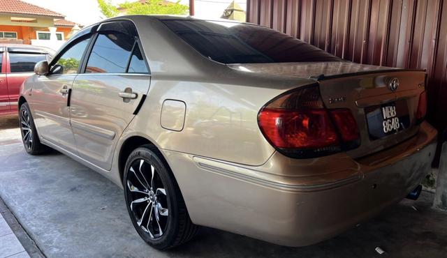 2004 Toyota CAMRY 2.0 E (A) - 5