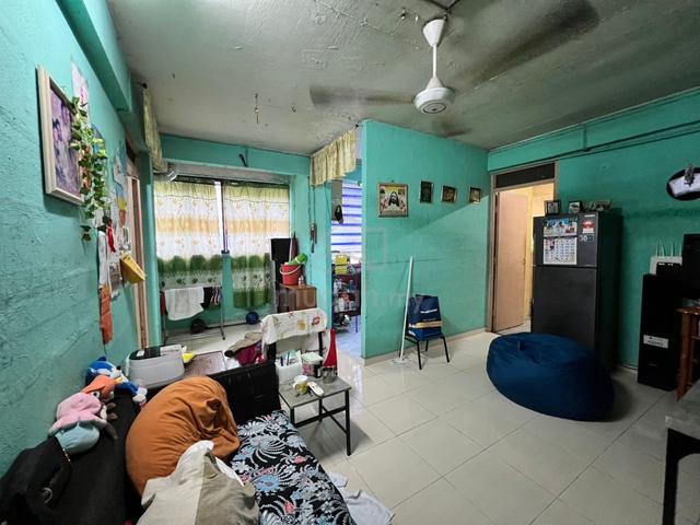Rumah Pangsa Larkin ( Flat Larkin ) 4