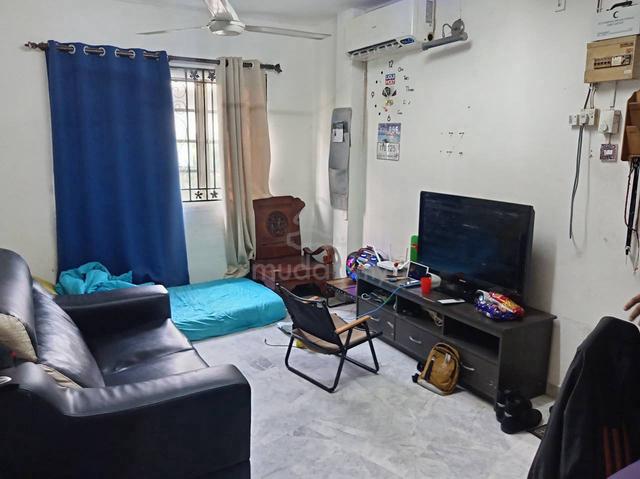 Flat Dato Ahmad Razali 1