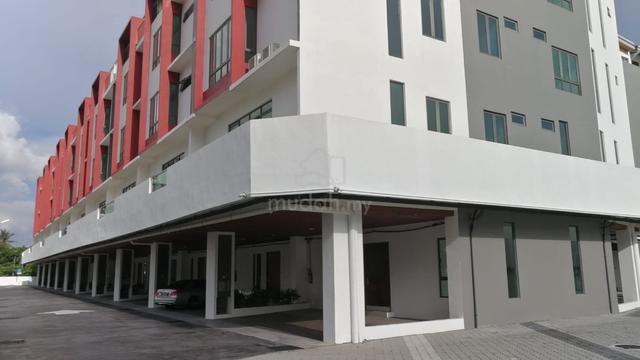 UL residence , guarded n gated 1