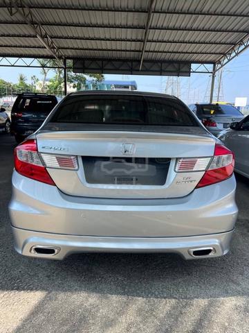 2015 Honda CIVIC 1.8 S FACELIFT (A) - 5