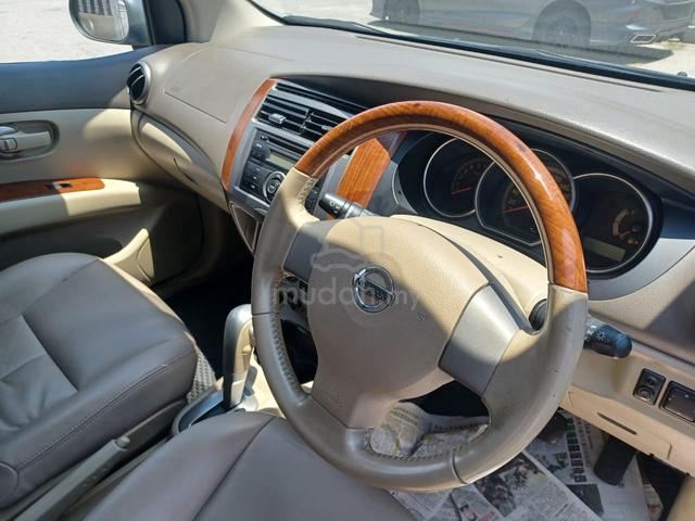 2011 Nissan GRAND LIVINA 1.8 IMPUL (A) - 4