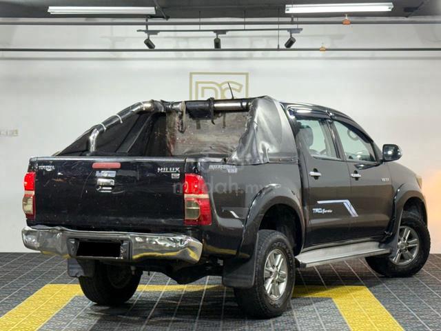 2015 Toyota HILUX 2.5 G VNT DOUBLE CAB (A) 1 OWNER - 4