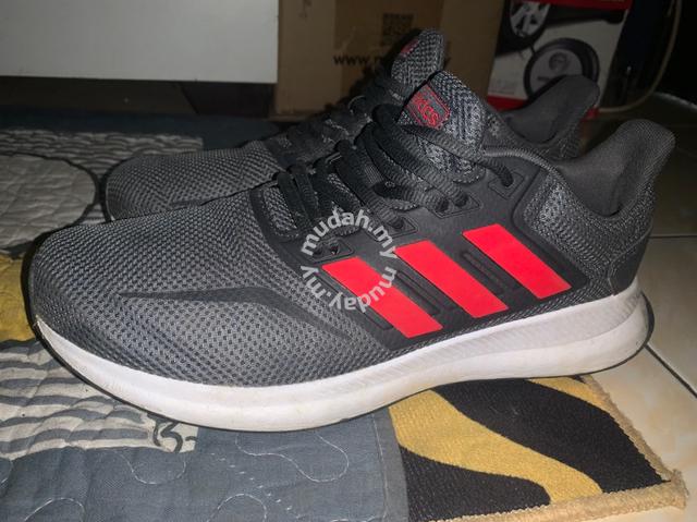 kasut sport adidas