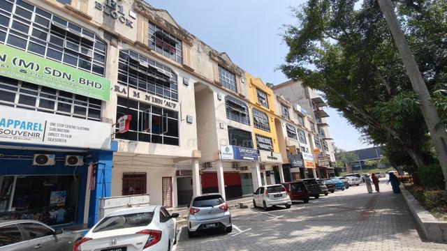 [MATURE AREA] Shoplot Ground Floor for sale Bandar Baru Nilai 1