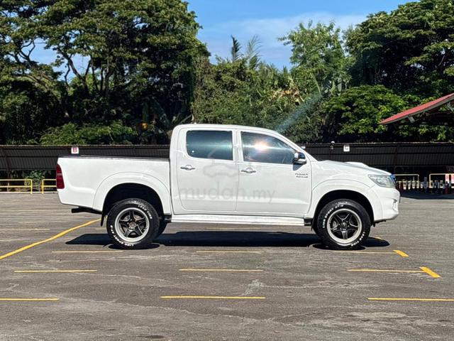 2013 Toyota HILUX 3.0 G (A) - 5