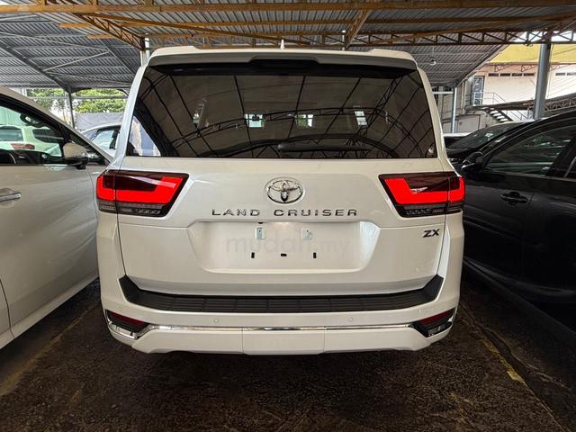 2023 Toyota LANDCRUISER 3.5 ZX (A) Full Spec - 4