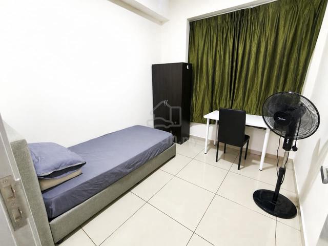 COZY SINGLE ROOM AT PROMENADE BAYAN BARU NEAR GBS n SUNTECH 1