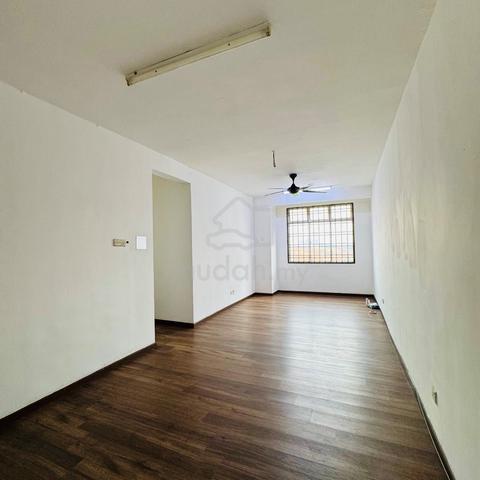 Indah Court Apartment (Bukit Indah) 1
