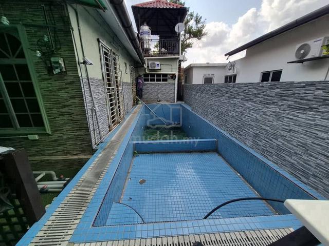 Banglo 4,300 sqf with Swimming pool @ Kg Melayu Subang 1
