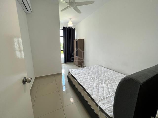 Eco Tropics Bedroom for Rent 1