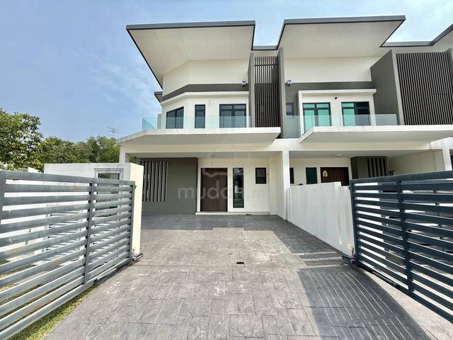 CORNER LOT + BELOW MARKET ‼️ One Park,Taman Semenyih Idaman. 1