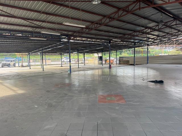 Commercial Land / Car Showroom Lot For Rent 商业地皮出租 1