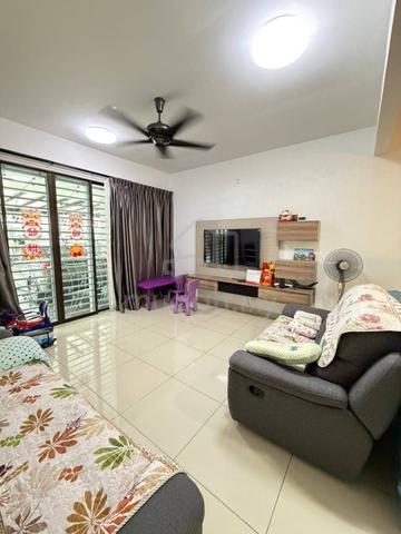 Bandar tiram double storey terrace house ulu tiram desa cemerlang 1