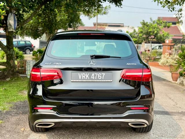 ON THE ROAD 2016 Mercedes Benz GLC-CLASS 2.0 250 - 4