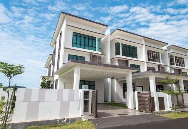 Cyberjaya Town Lake View ( 3 Sty,20x70 Freehold,Below Market Price) 1