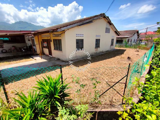 Corner Lot House at Taman Tun Sambathan Sungai Siput Perak 1